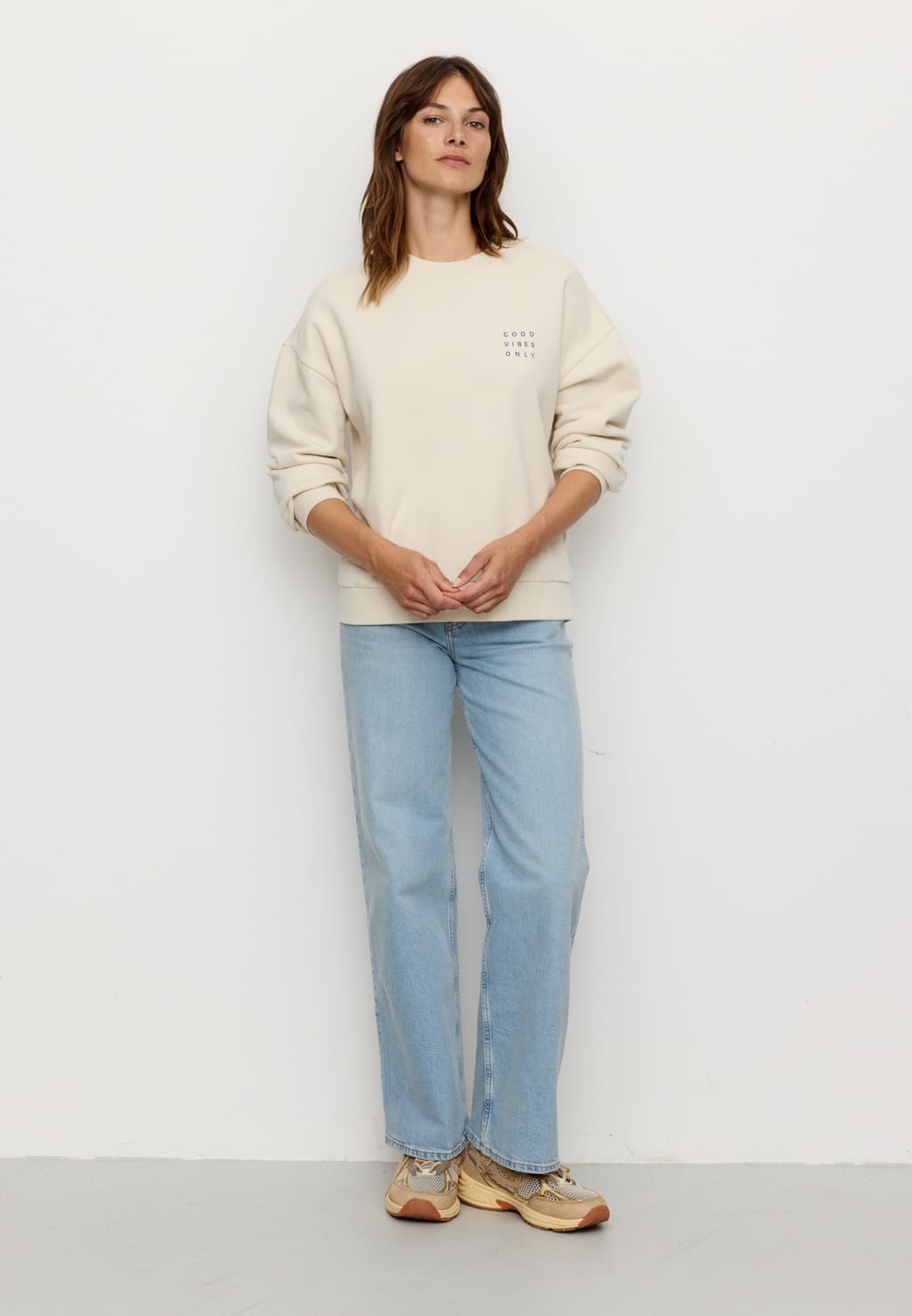 Sweatshirt NERINE GOOD VIBES - artic white