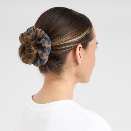 Scrunchie - leo brown